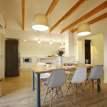 Baredine Apartment *